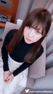 爆操极品外围女韩小美 从沙发上一直操到楼梯上 桌子上操